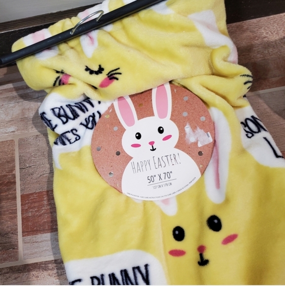 Fun Easter Blanket-NWT - Picture 2 of 2